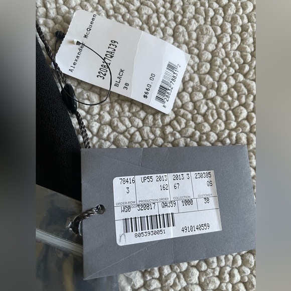 Alexander McQueen Black Virgin Wool Pencil Skirt NWT IT 38 / US 2 MSRP $650 - Picture 4 of 16